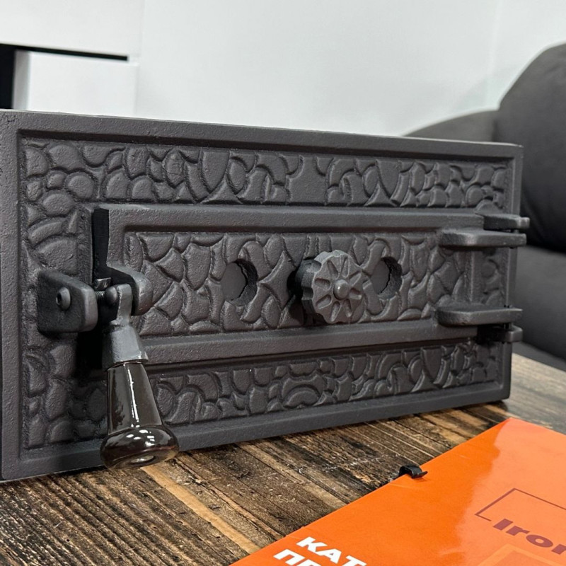 Комплект чавунні дверцята з вогнетривким склом Iron Fire Magnus 700x500 мм + піддувальні 375x175 мм