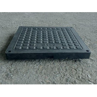 Кришка люка каналізаційного квадратного середнього 740*740 (В125) 12,5 т чорного